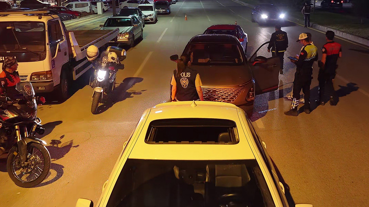 Malatya'da trafik ihlali yapan araçlara para cezası verildi