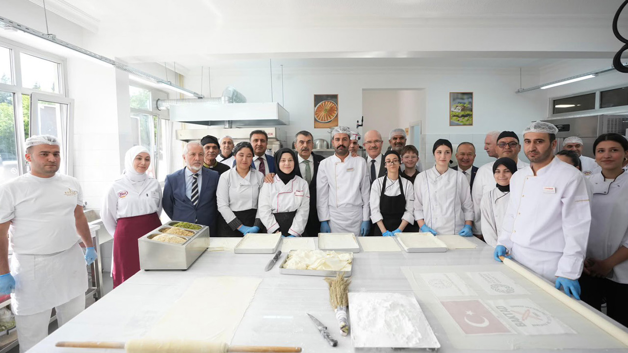 İstanbul’da mesleki lisede "baklavacılık atölyesi" açıldı