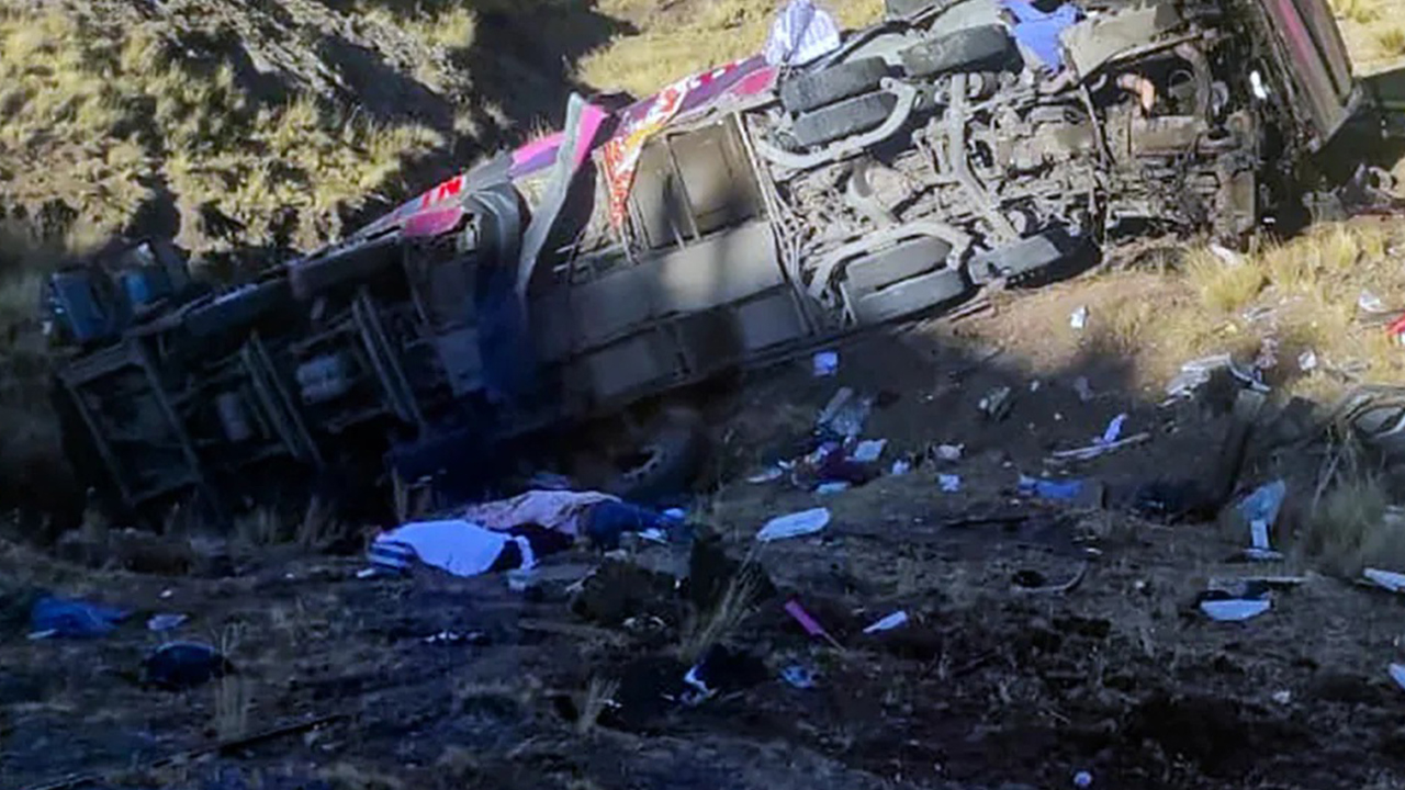 Peru'da yolcu otobüsü kaza yaptı: 10 ölü, 16 yaralı