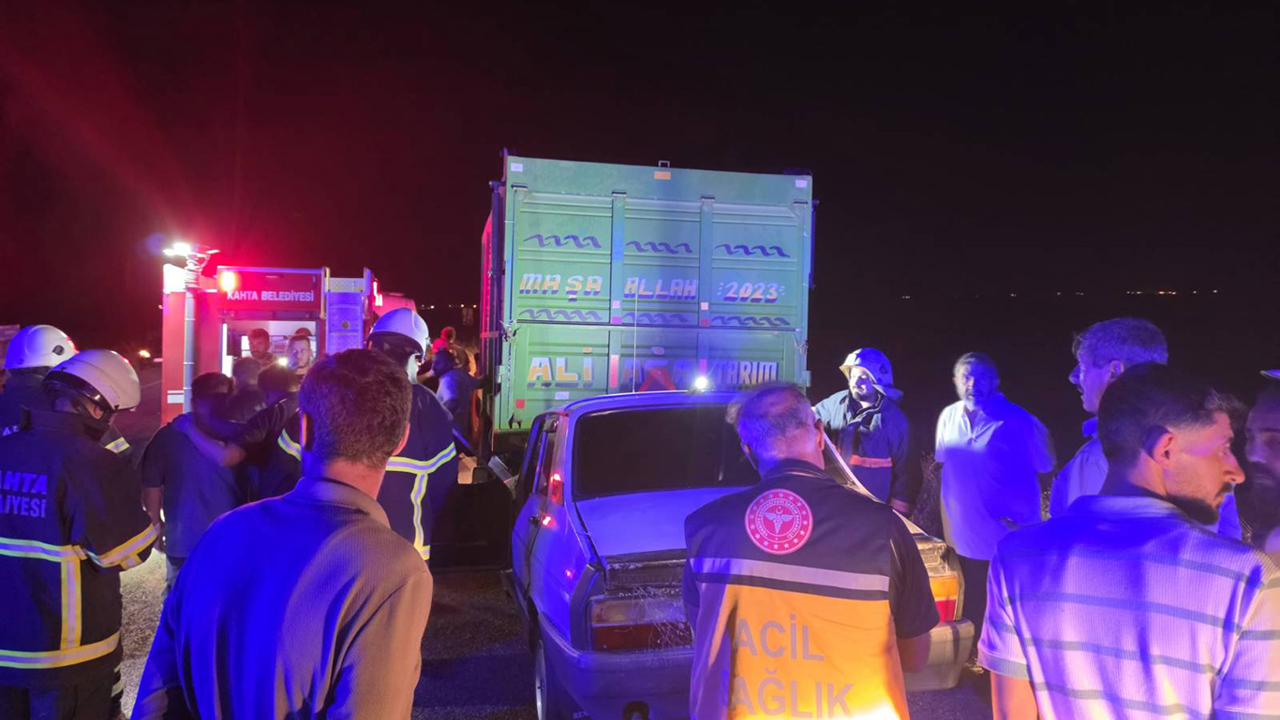 Adıyaman-Samsat yolunda feci kaza: 1 ölü, 1 yaralı