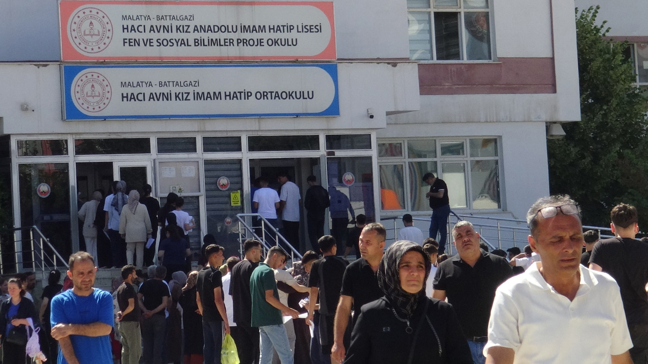 Malatya'da YKS heyecanı: Adaylar hedeflerini ve hayallerini anlattı