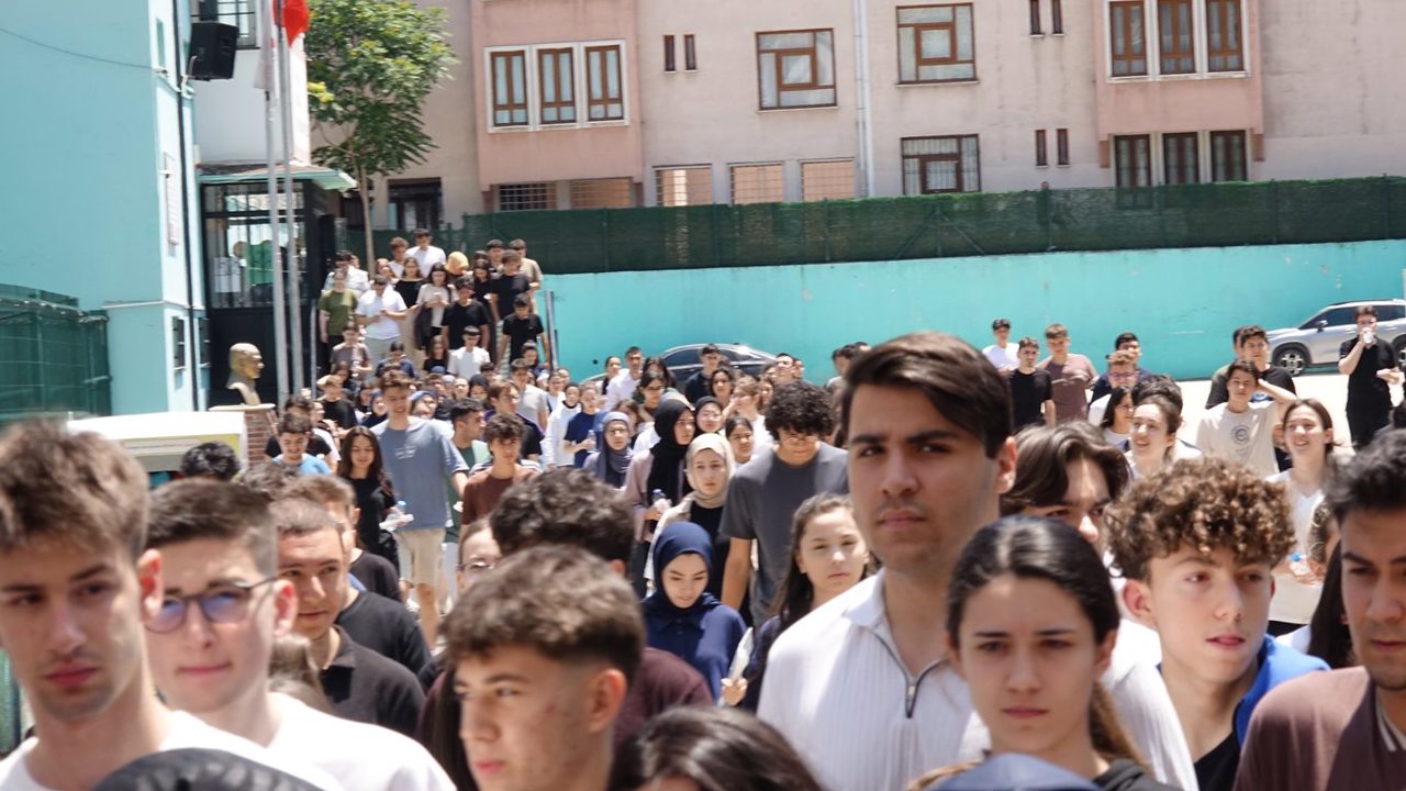 Bursa’da YKS’nin ilk oturumu tamamlandı