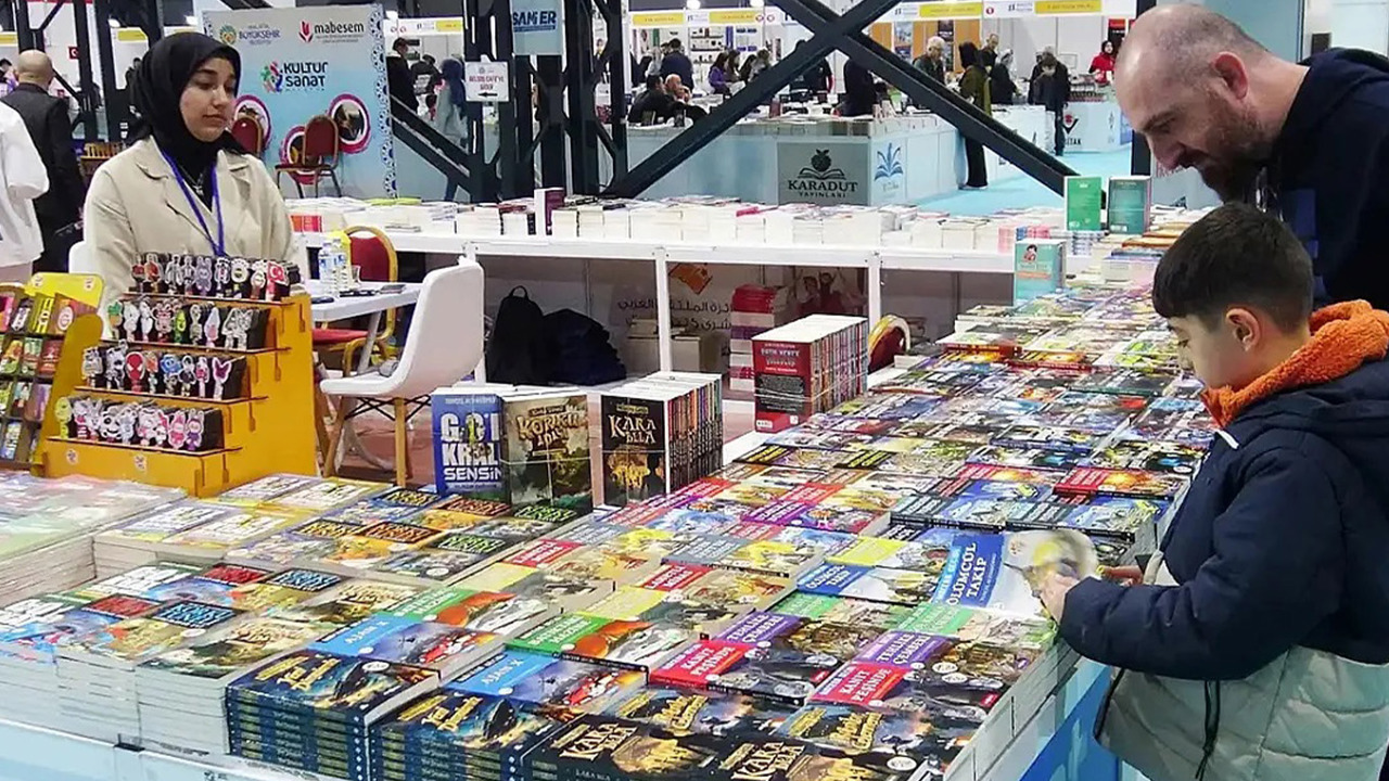 Beylikdüzü’nde kitap fuarı kapılarını açtı