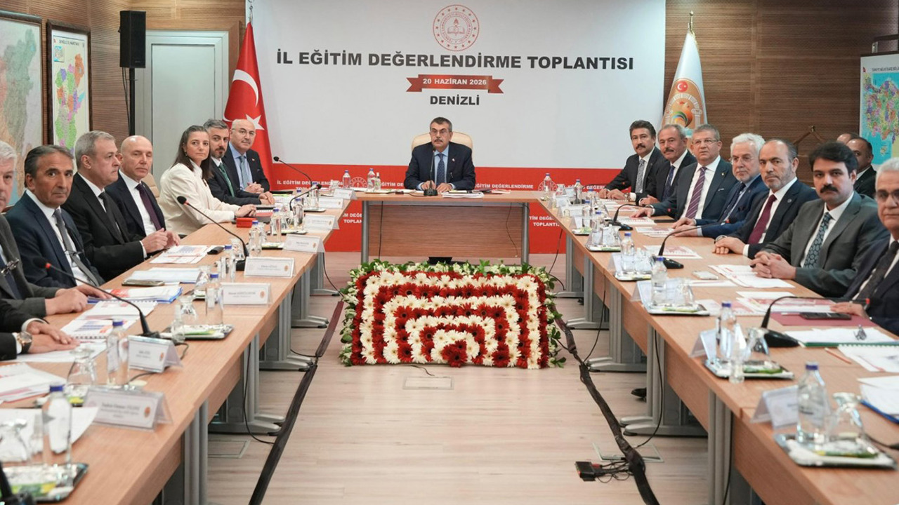 Bakan Tekin Denizli’de eğitim değerlendirme toplantısına katıldı