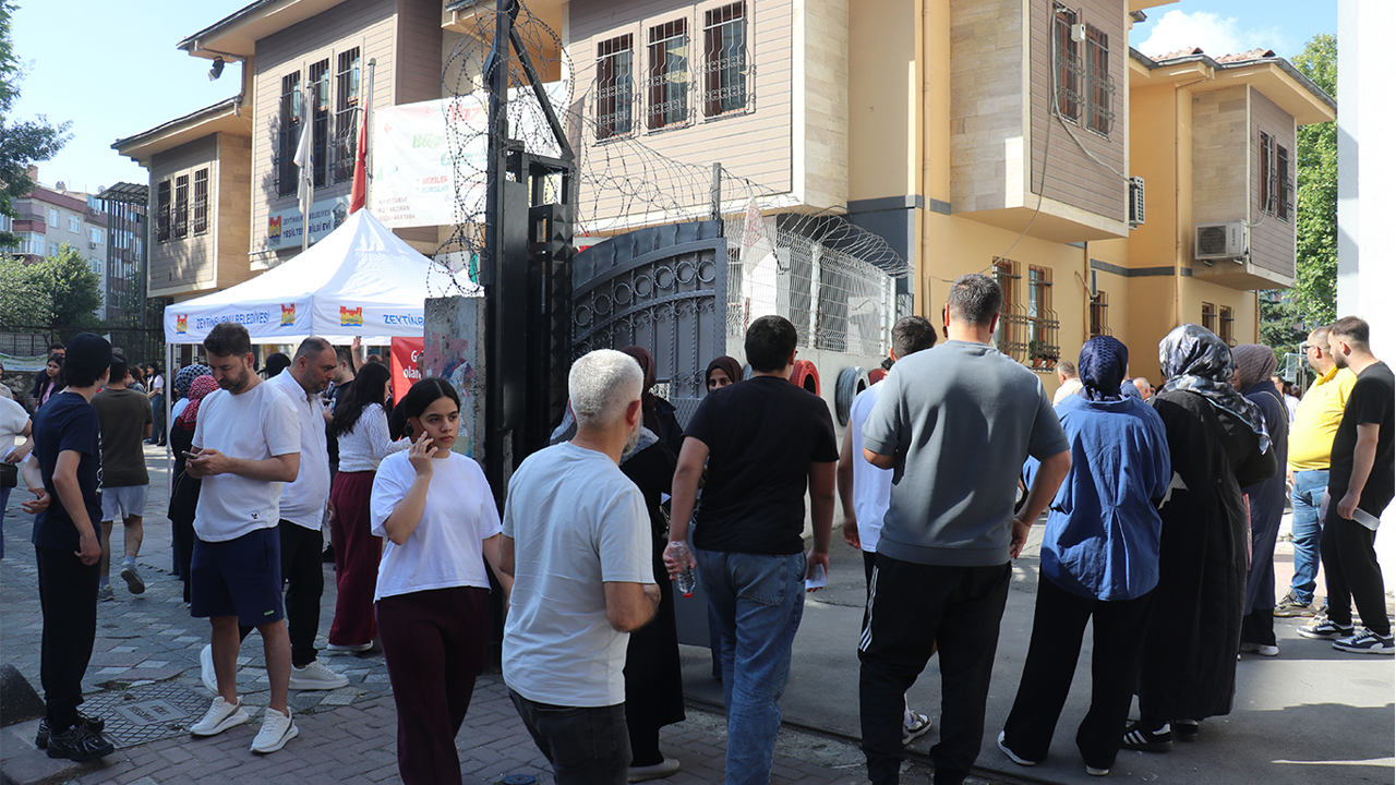 YKS'de ikinci oturum heyecanı: Adaylar ilk oturumdaki soruları değerlendirdi
