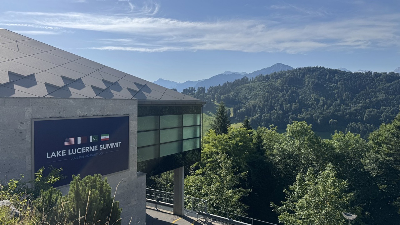 ABD ve İran heyetleri görüşmeler için İsviçre'deki Buergenstock tatil beldesine geldi