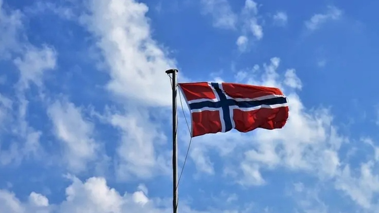 Norveç vatandaşlık şartlarını sıkılaştırıyor