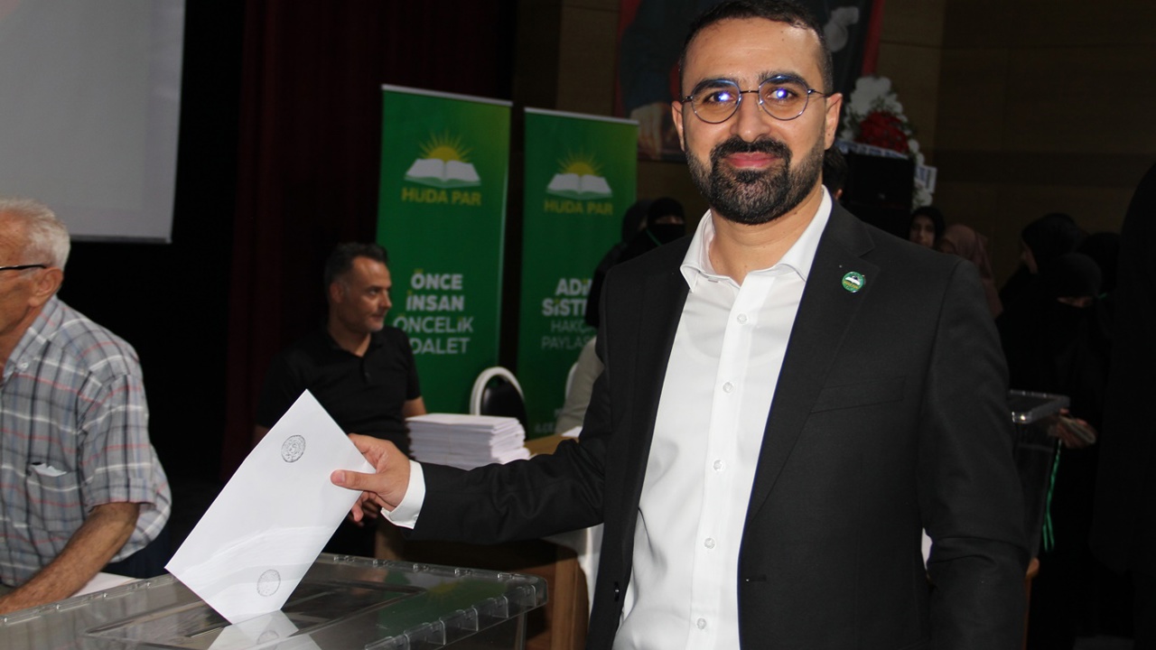 HÜDA PAR Batman Merkez İlçe Kongresi'nde Cihad Altun güven tazeledi