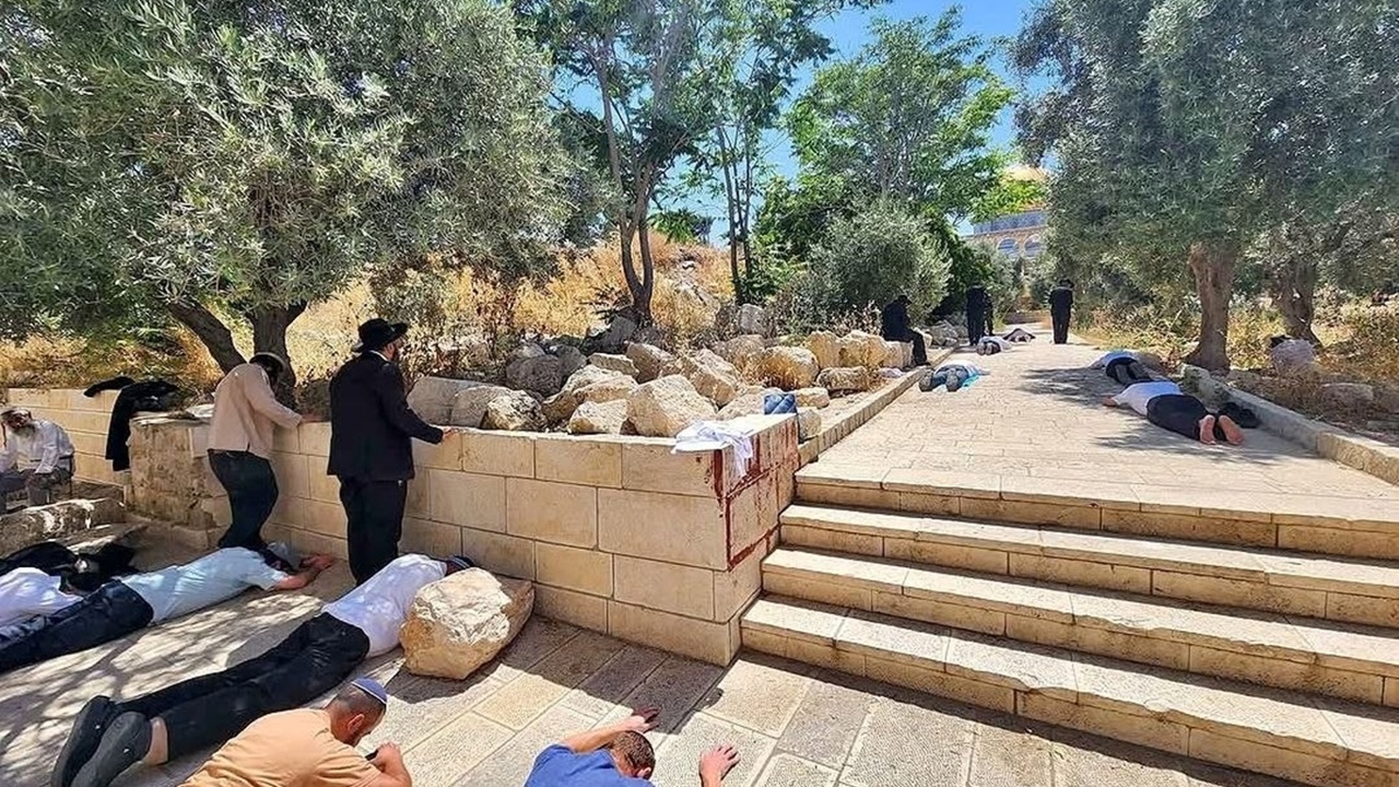 Siyonistler, Mescid-i Aksa'ya baskın düzenledi
