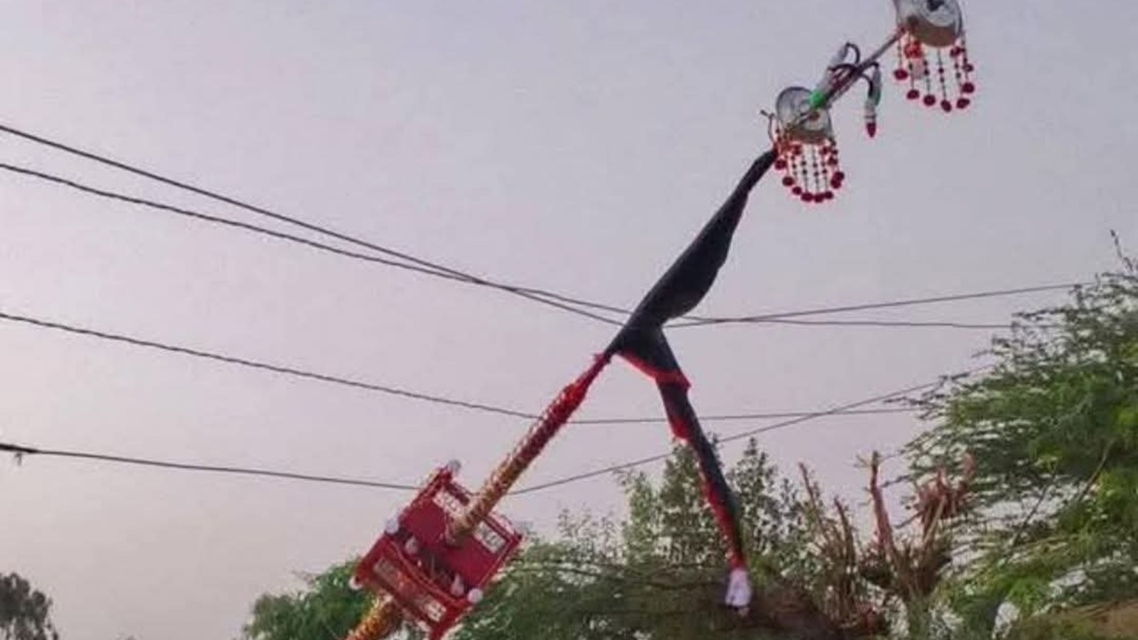 Pakistan'da Kerbela anmalarında elektrik çarpması sonucu 8 kişi hayatını kaybetti