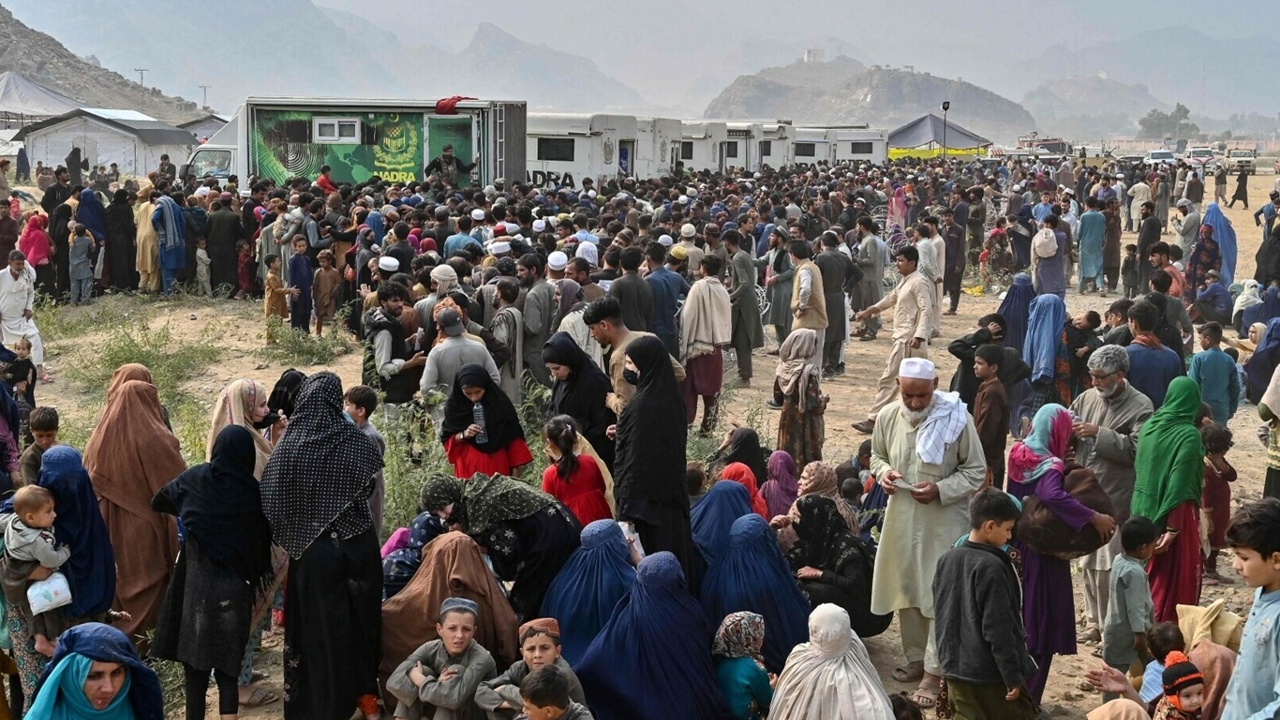 Son 3 ayda on binlerce Afgan aile, Pakistan'dan geri döndü