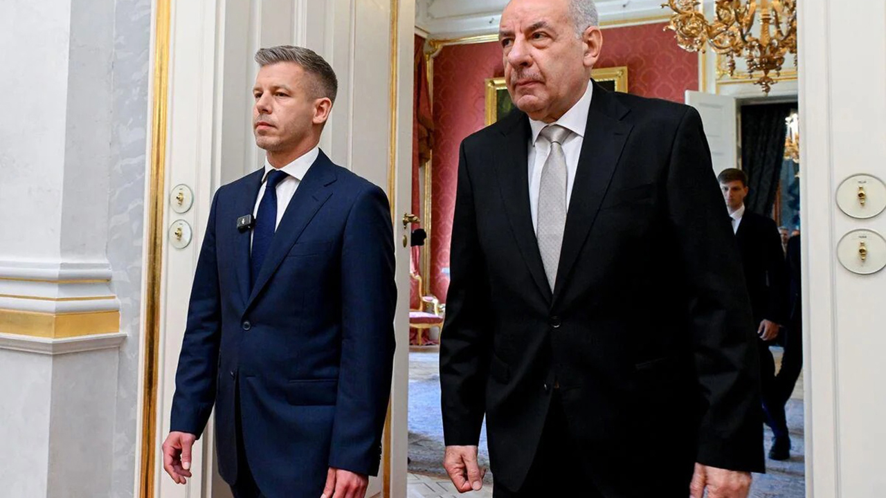 Macaristan'da cumhurbaşkanını görevden almak için anayasa değişikliğine gidiliyor