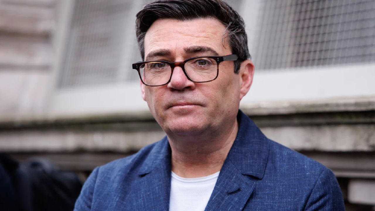 İngiltere'de başbakanlığın en büyük adayı Andy Burnham