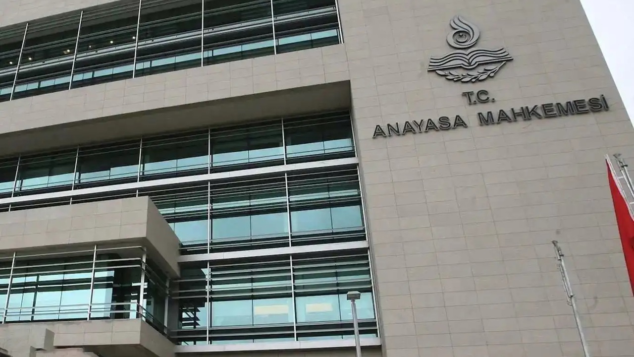 AYM’den FETÖ/PDY kapsamındaki kamu görevinden çıkarma başvurularına ilişkin iki farklı karar