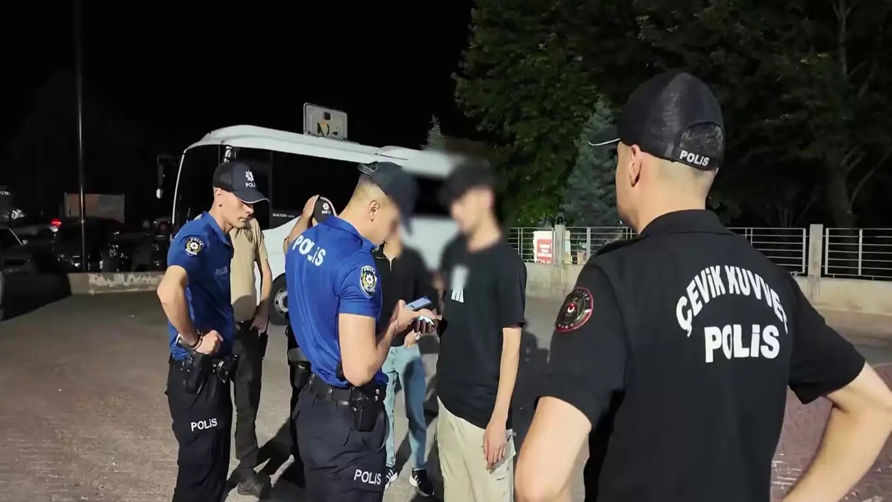 Gaziantep'te "Huzurlu Parklar" uygulaması: 10 bin 508 kişi sorgulandı