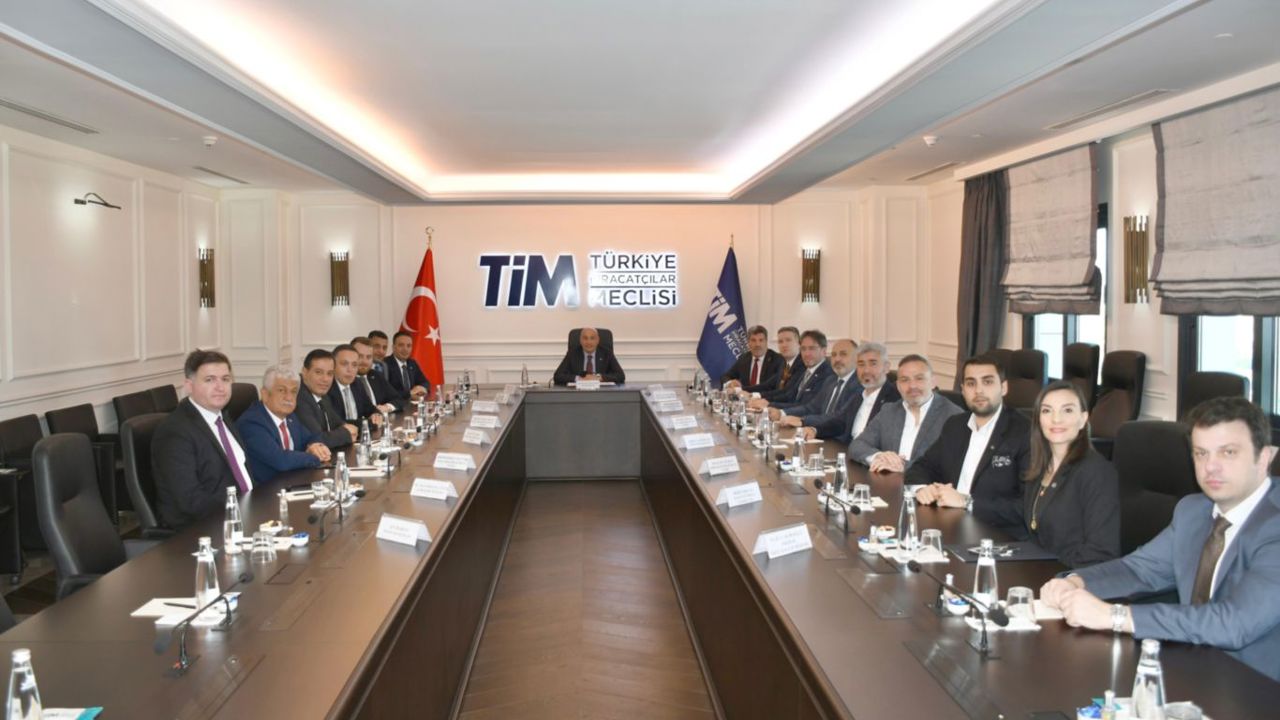 Halı sektörü milyar dolarlık hedef için yapay zeka destekli yazılım atağı başlatıyor