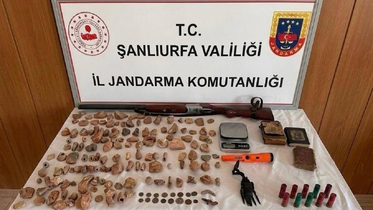 Şanlıurfa Halfeti'de tarihi eser operasyonu