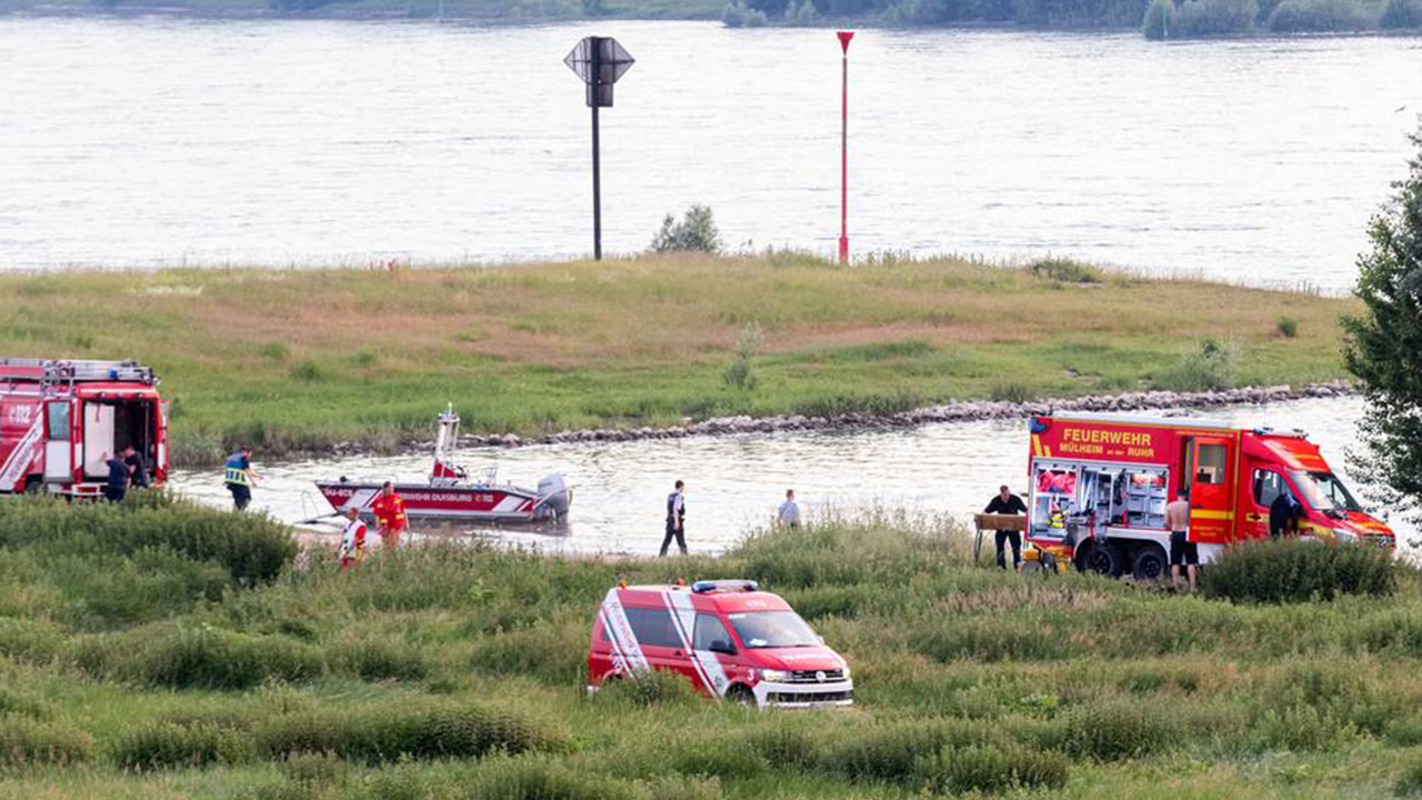 Almanya'da sıcak hava etkili oluyor: Serinlemek için Ren Nehri'e giren 3 kişi boğuldu