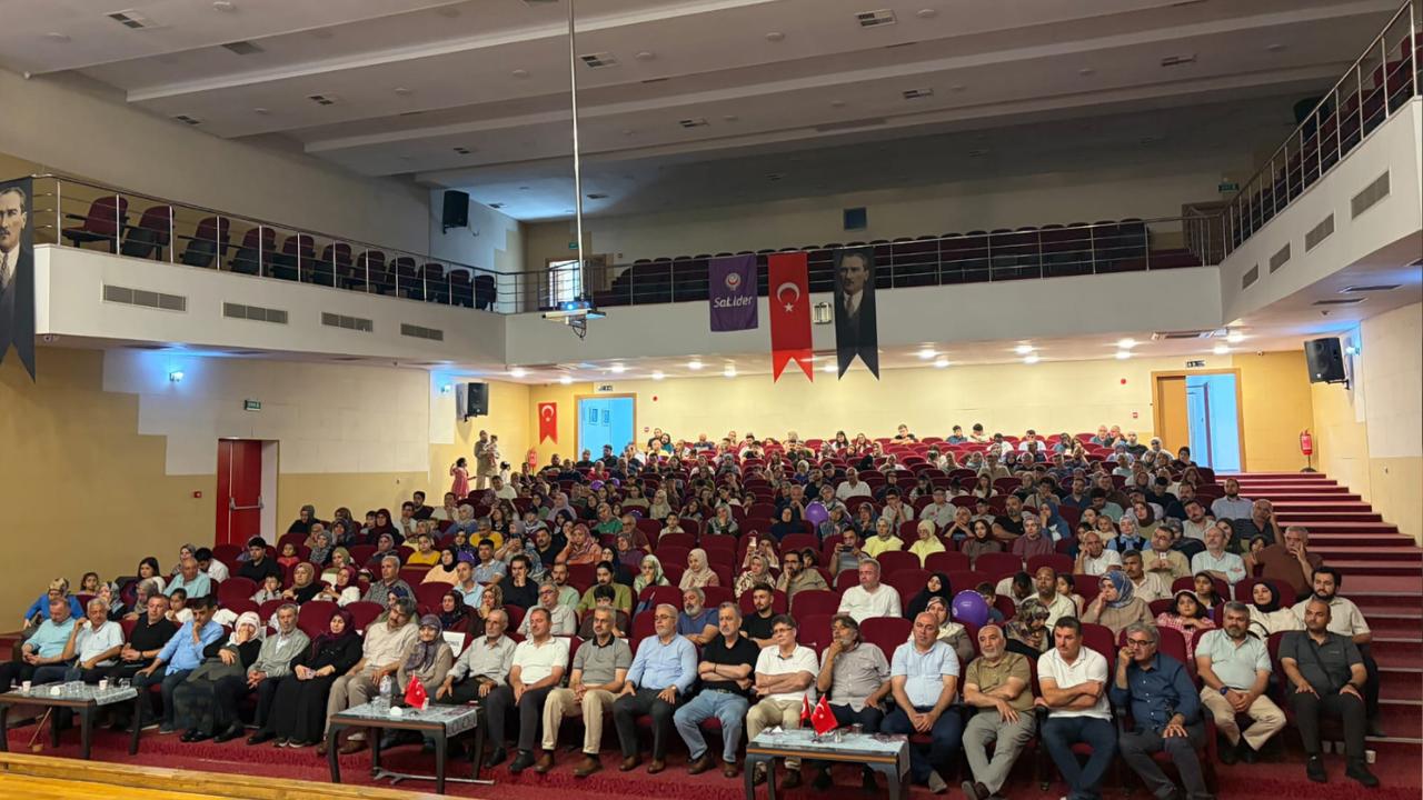 Adana'da 27 yıl görev yapan eğitimciye vefa programı