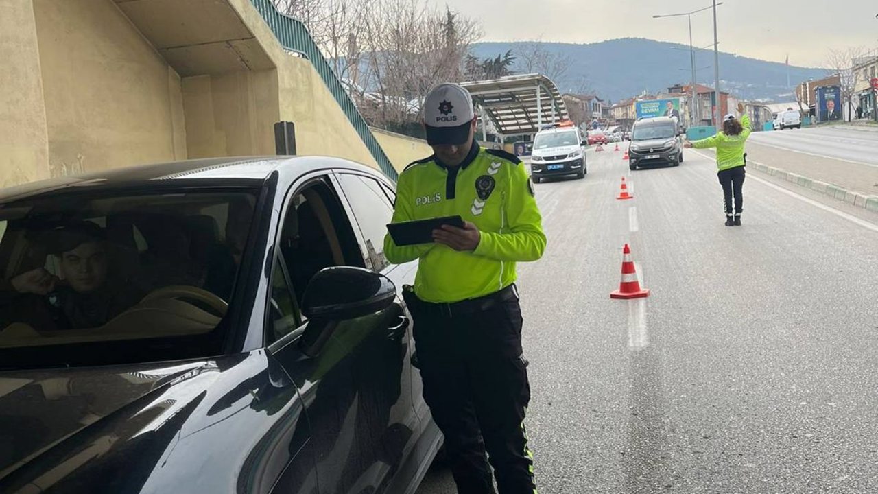 Bursa'da huzur uygulaması: 3 bin kişi sorgulandı