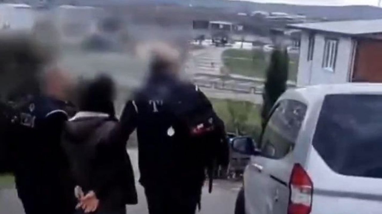 Bursa'da 150 saatlik takip sonrası çalıntı araçlar bulundu, şüpheliler yakalandı