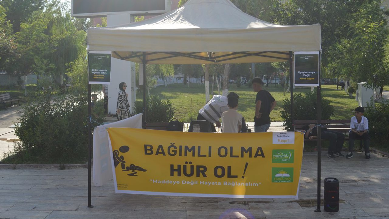 HÜDA PAR Kurtalan'da uyuşturucu problemine dikkat çekti