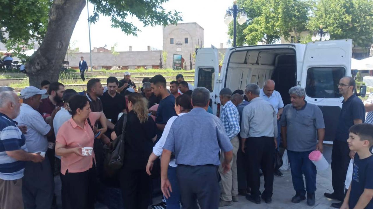 Battalgazi Belediyesi 4 bin kişiye aşure ikram etti