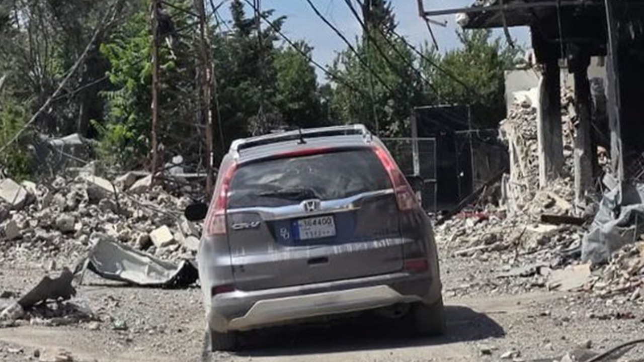 İşgal rejimi, Lübnan'da bir aracı bombaladı: 3 şehit