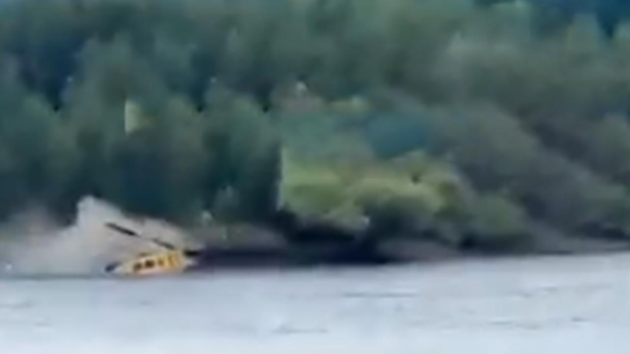 Yunanistan'da yangın söndürme helikopteri düştü