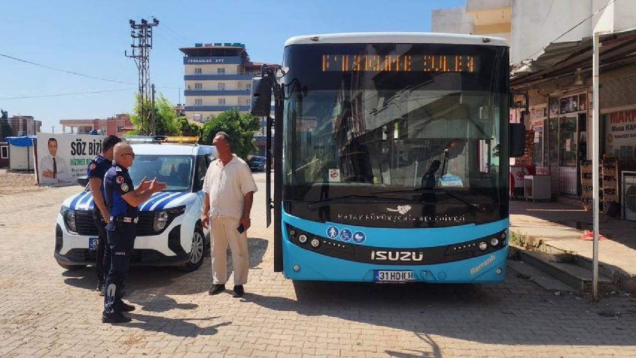 Engelliye yardımcı olmayan halk otobüsü şoförü görevden uzaklaştırıldı