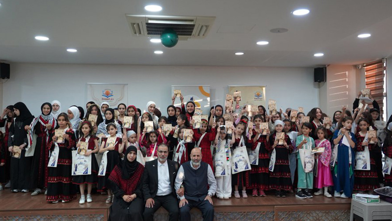 Filistin Alimler Birliği’nden kız çocuklarına yönelik yaz eğitim programı