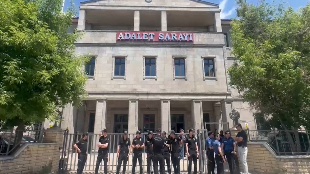 Leyla Aydemir davasında amcaya ağırlaştırılmış müebbet, diğer sanıklara beraat verildi