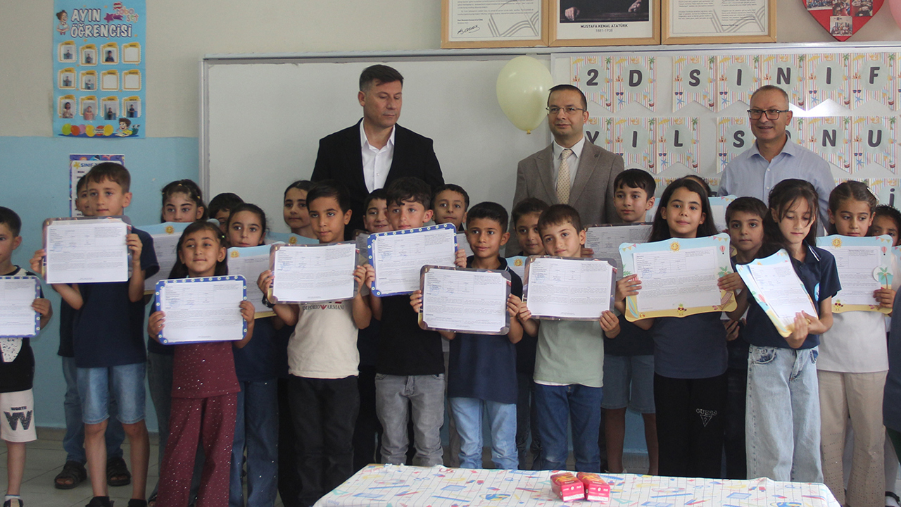 Cizre'de 47 bin öğrenci karne heyecanı yaşadı