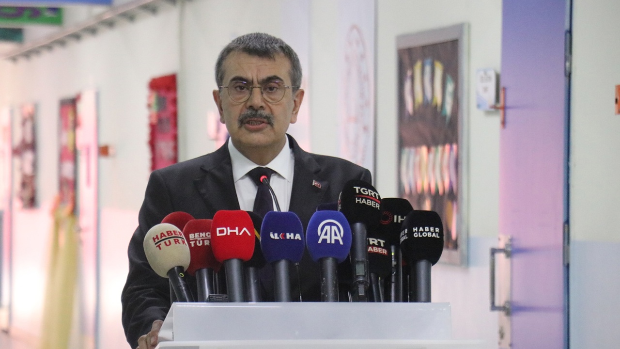 Bakan Tekin'den velilere yaz aylarında çocuklara örnek olma çağrısı