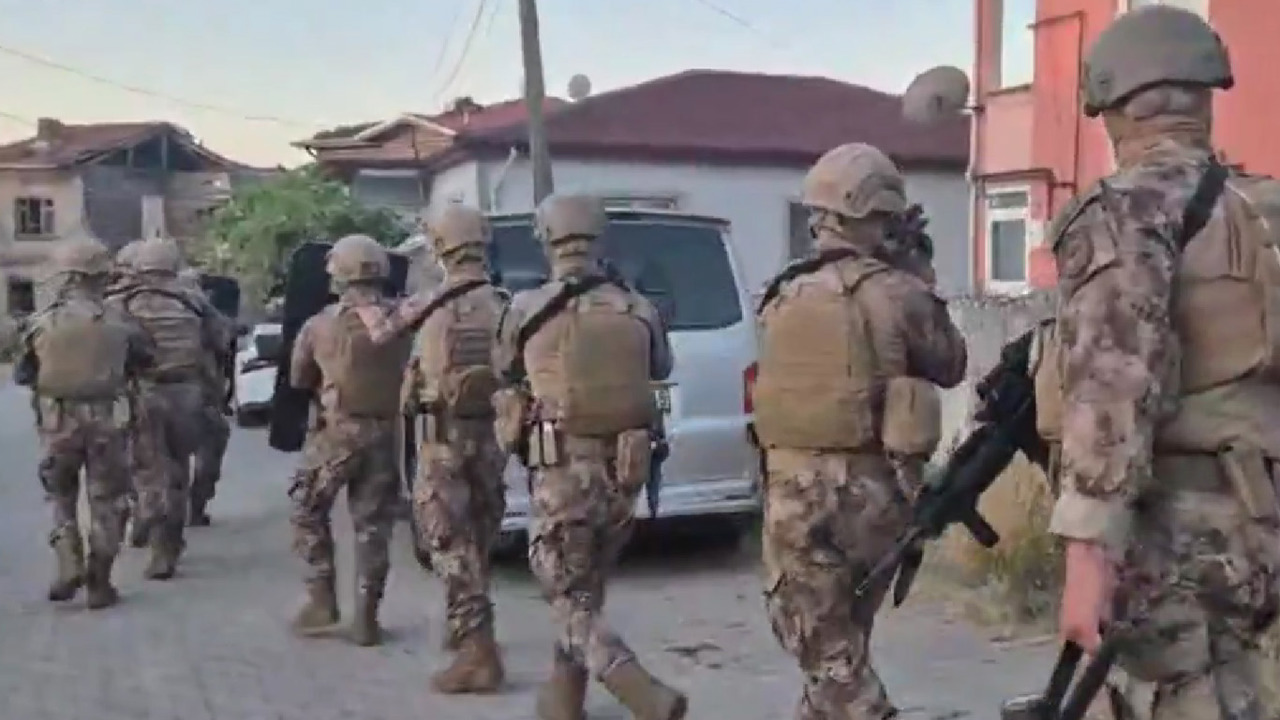 Kocaeli'nde silah kaçakçılığı operasyonu: 11 şüpheli gözaltına alındı