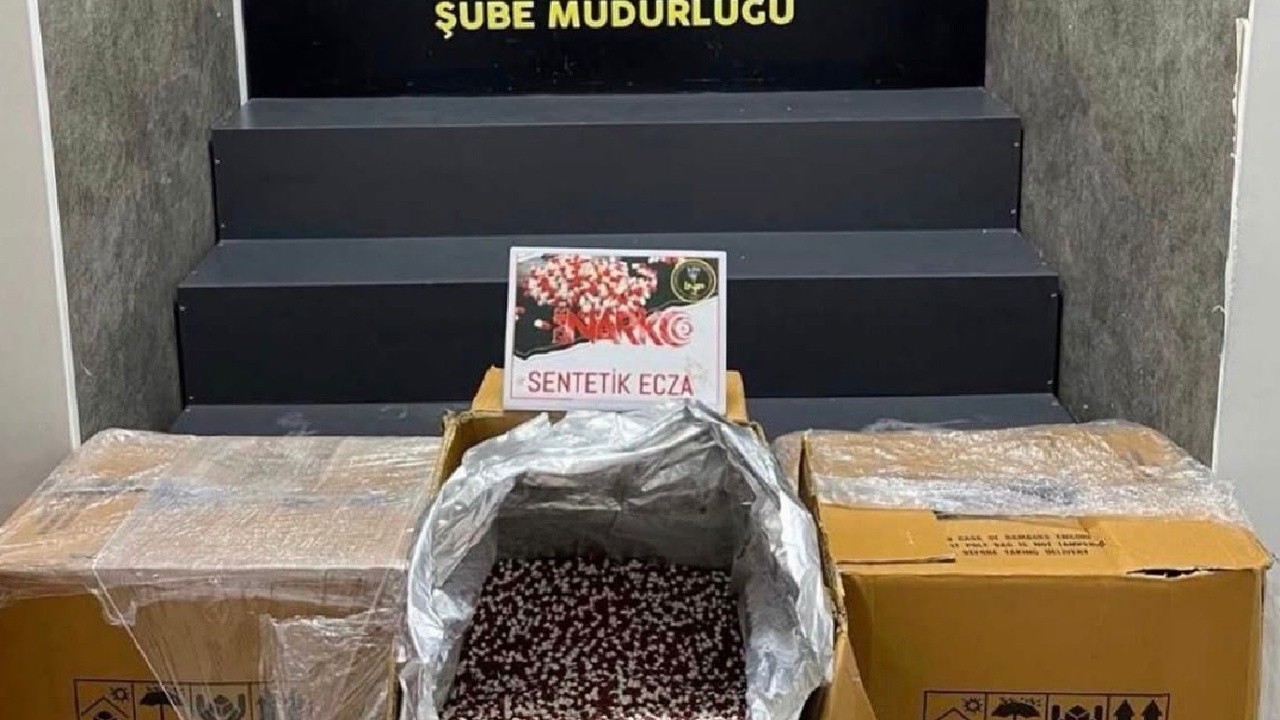 İzmir'de uyuşturucu operasyonu: 2 tutuklama
