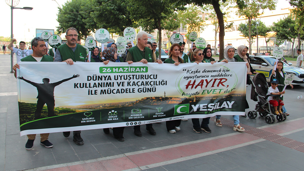 Batman'da bağımlılığa karşı farkındalık yürüyüşü düzenlendi