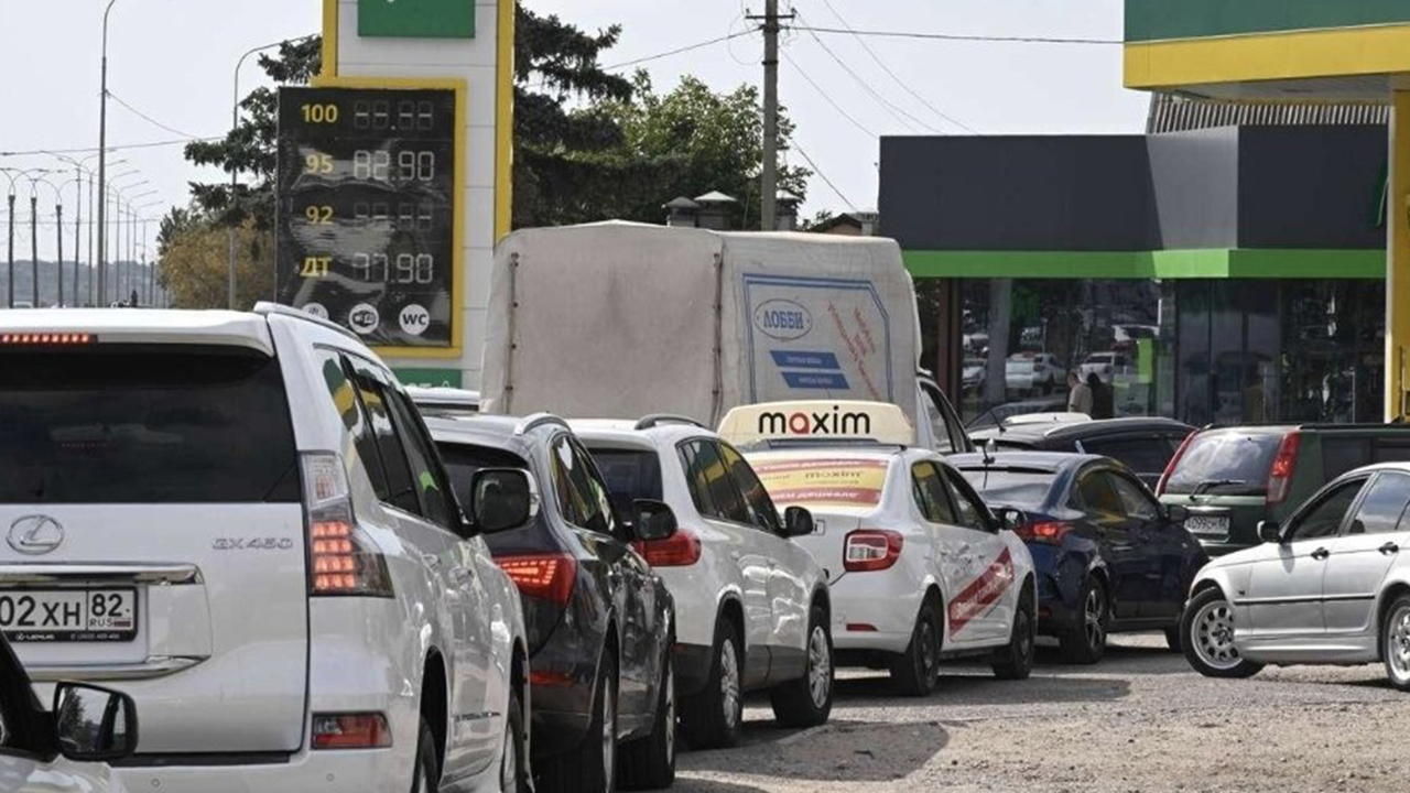 Rusya'da akaryakıt krizi derinleşiyor