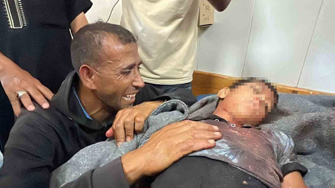 Siyonist rejim Gazze'de polis aracını hedef aldı: 3'ü polis 4 şehit