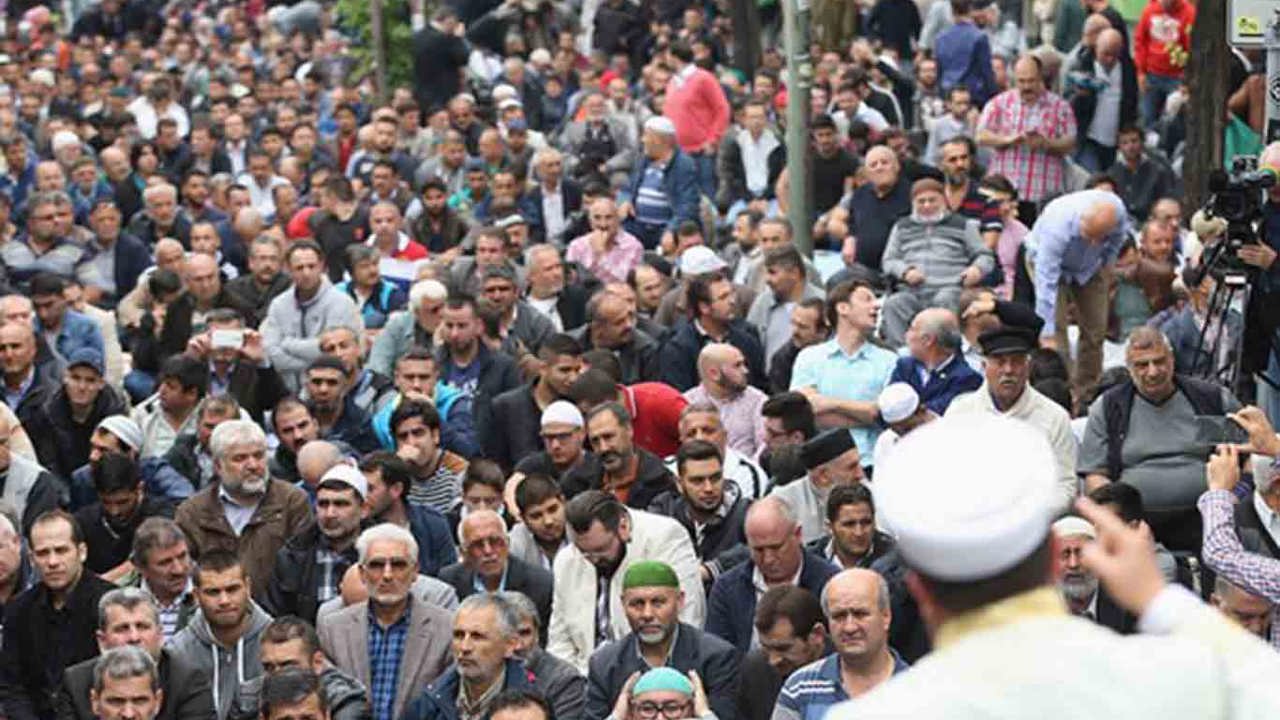 Almanya’da İslam'a ve Müslümanlara yönelik saldırılar neden arttı?