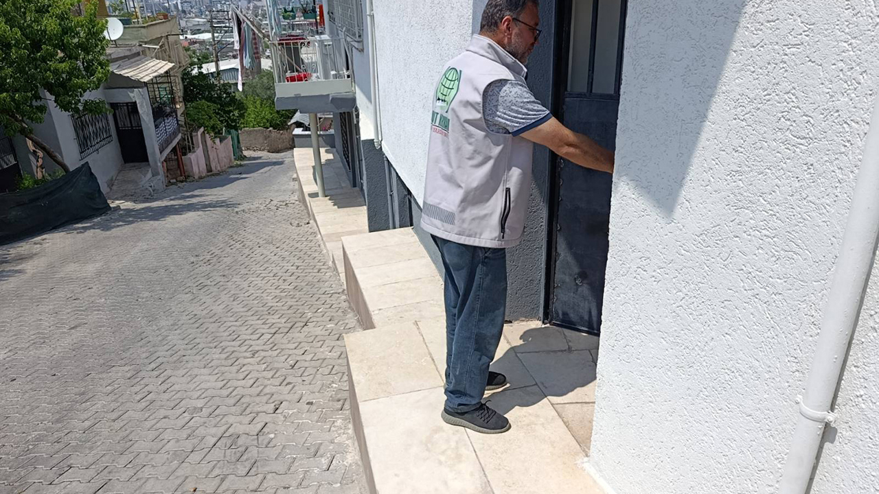 Umut Kervanı'ndan İskenderun’da ihtiyaç sahibi ailelere yardım