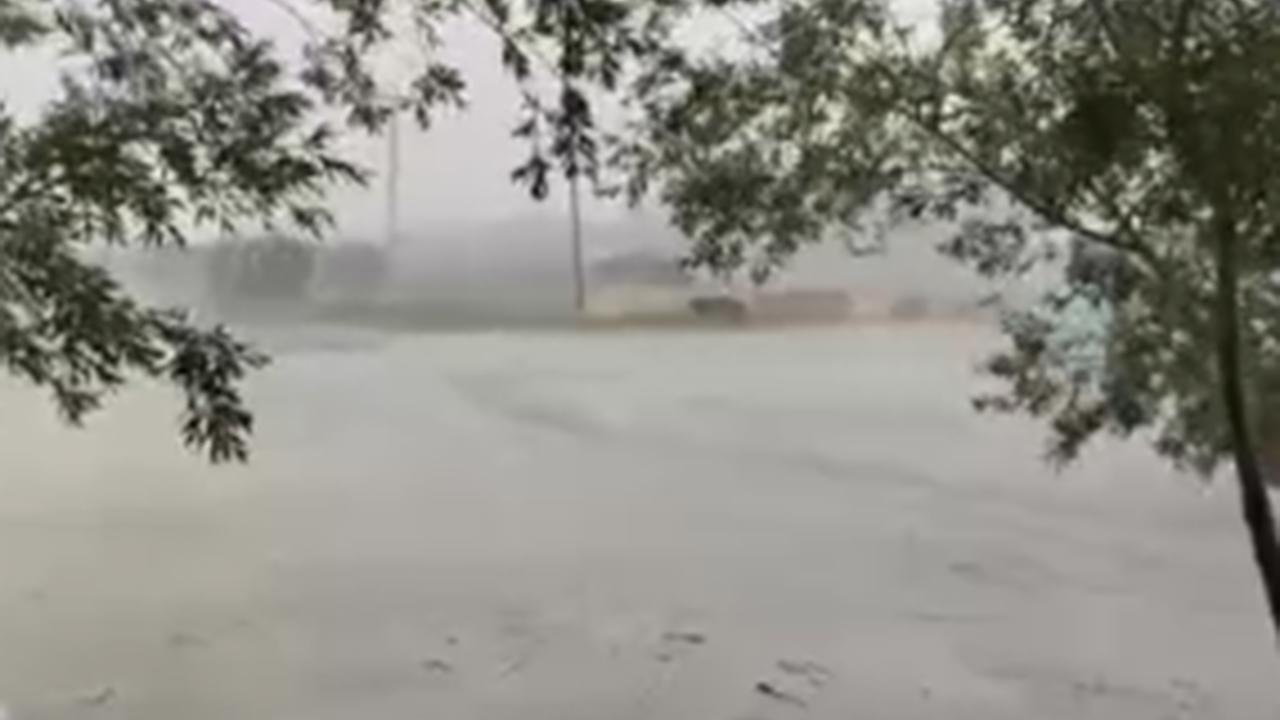 Ağrı’da sağanak ve dolu sele yol açtı