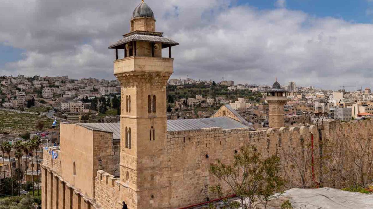 Siyonist rejim El-Halil'deki İbrahim Camii’nde 9 gündür ezanı engelliyor