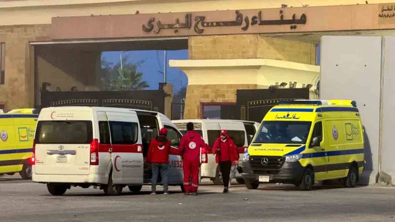 İşgalciler Gazze’de hasta sevklerini engelliyor: 20 bin hasta tedavi için Gazze dışına çıkmayı bekliyor