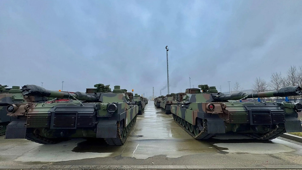 Polonya yeni M1A2 SEPv3 Abrams tanklarını teslim aldı