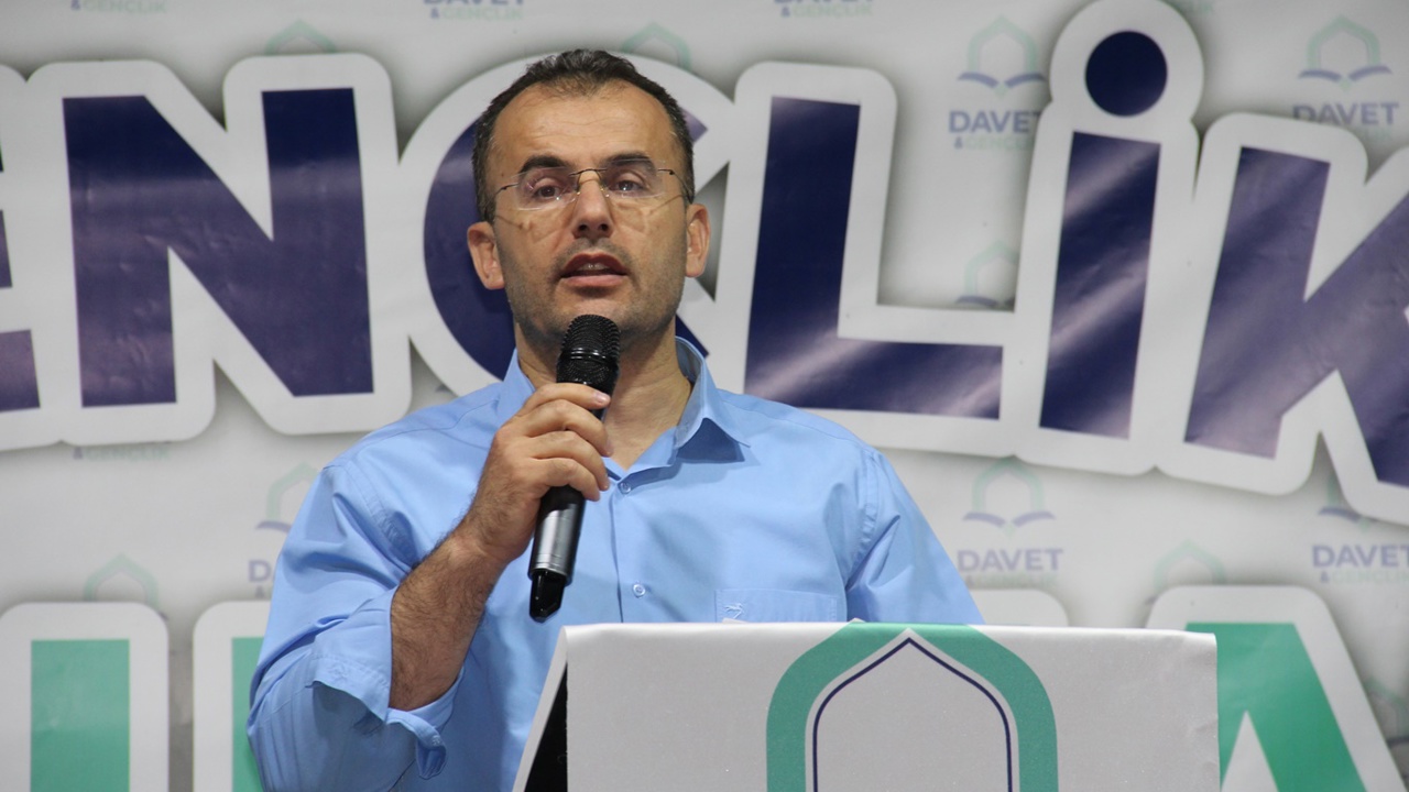 "İslam'la Diriliş, Gençlikle Yükseliş" temalı gençlik buluşması Batman'da coşkuyla gerçekleştirildi