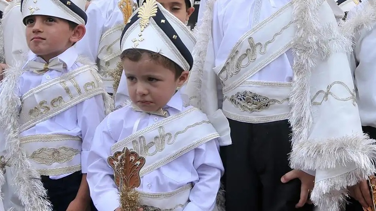 Çocuklarda sünnet için hangi yaş daha uygun?