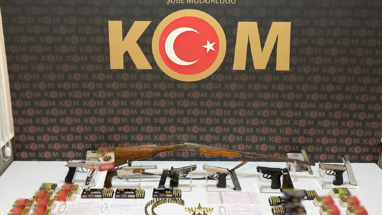 Afyonkarahisar'da silah ve tefecilik operasyonu: 5 gözaltı