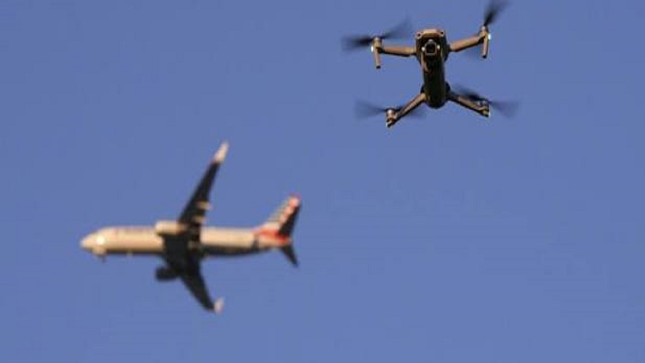 ABD'de inişe geçen yolcu uçağı drone ile çarpıştı