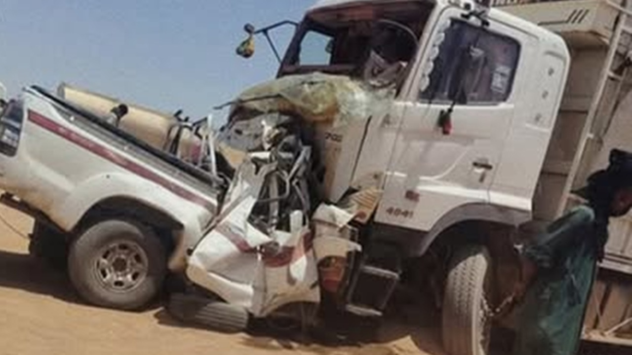 Sudan'da kamyon ile kamyonet çarpıştı: 18 ölü